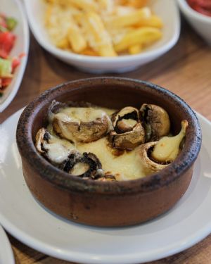 Kiremitte Kaşarlı Mantar